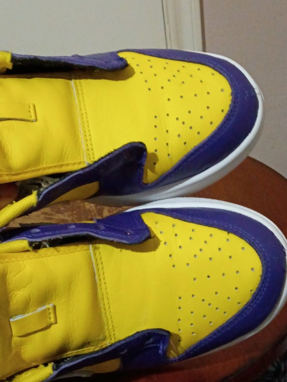 Women's Nike Dunk Low Yellow Purple Lakers Dunk Size 8.5 Los Angeles - Picture 15 of 15